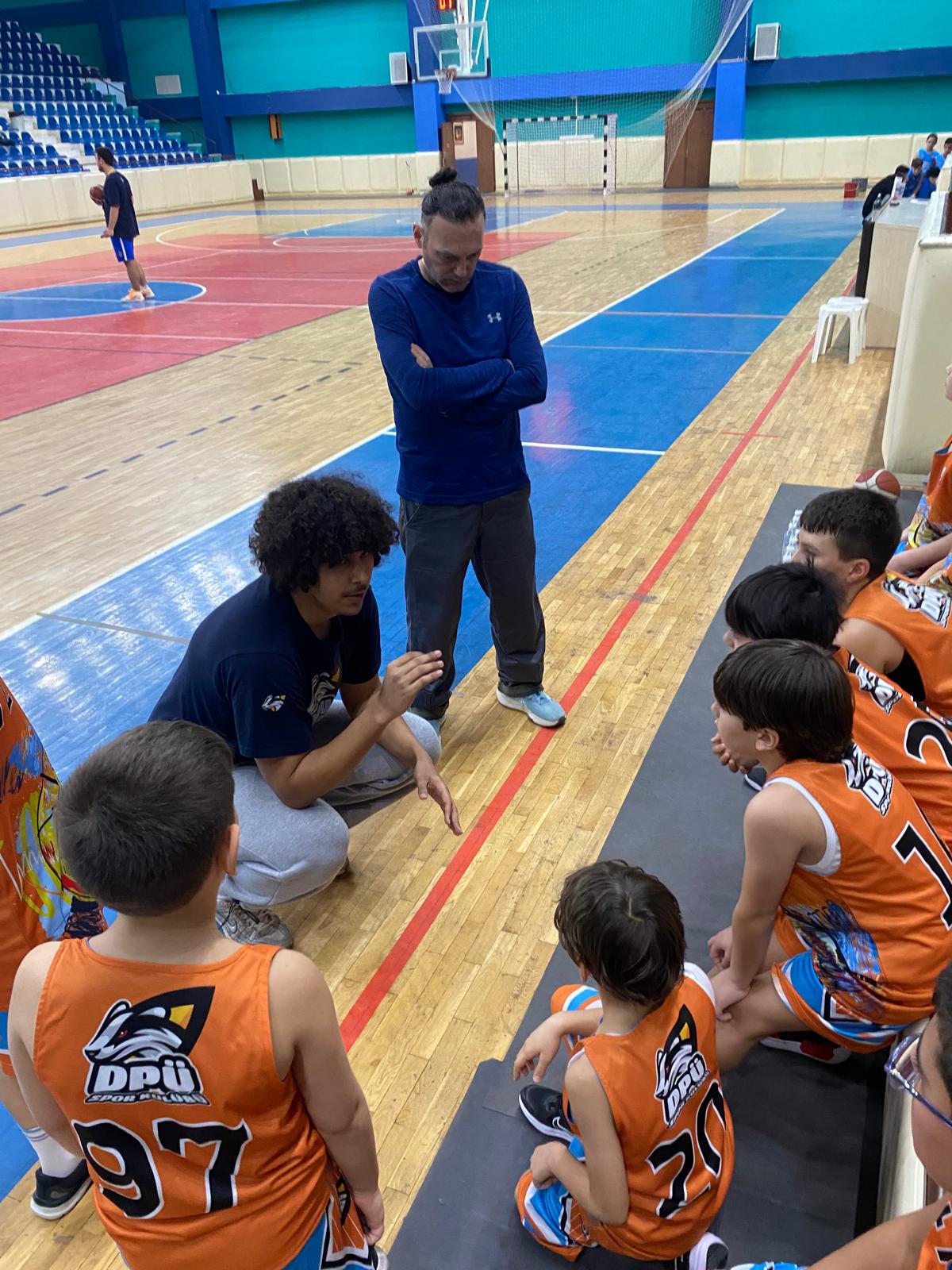 DPÜ Basketbol Hoca Toplantı